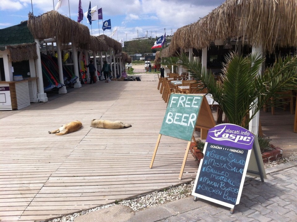 Turkey - Alaçatı Windsurfers Paradise - Surfstation von vorne