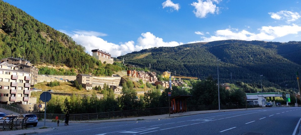 Andorra - Andorra la Vella - Zufällig ist heute am 8. September auch der 744. Nationalfeiertag des Staates. 