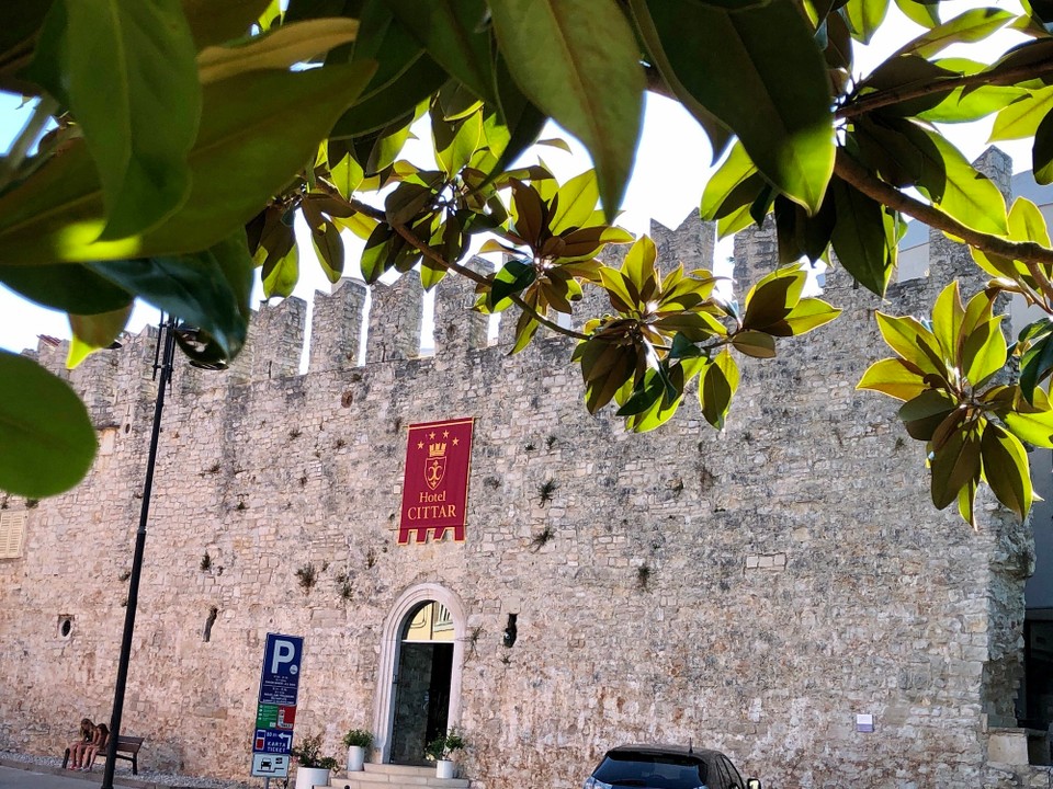 Kroatien - Novigrad - Stadtmauer Novigrad