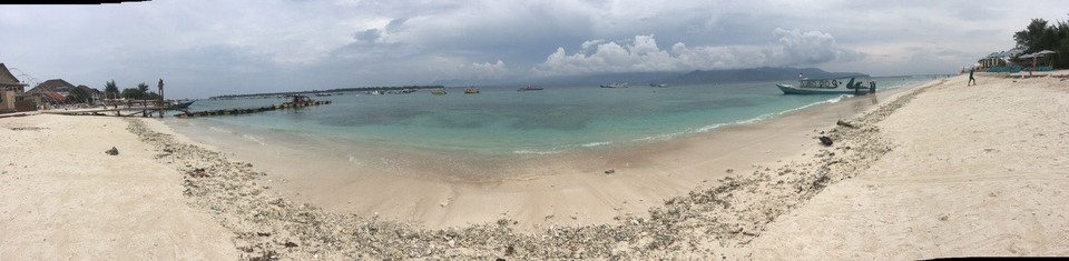 Indonesien - Lombok Utara - Ostseite in der Nebensaison - hier ist ed wirklich noch schön leer. Wie es in der Hauptsaison aussieht, wollen wir gar nicht wissen