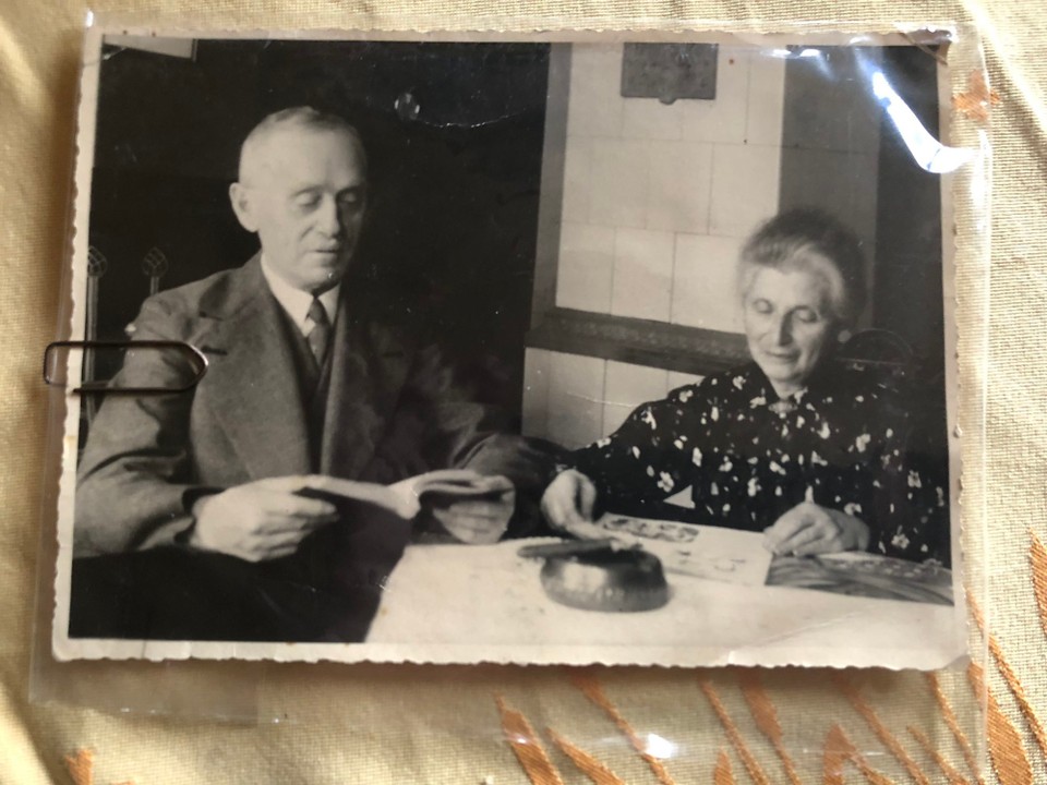 Deutschland - Ludwigshafen - Opa und Oma in Köthen