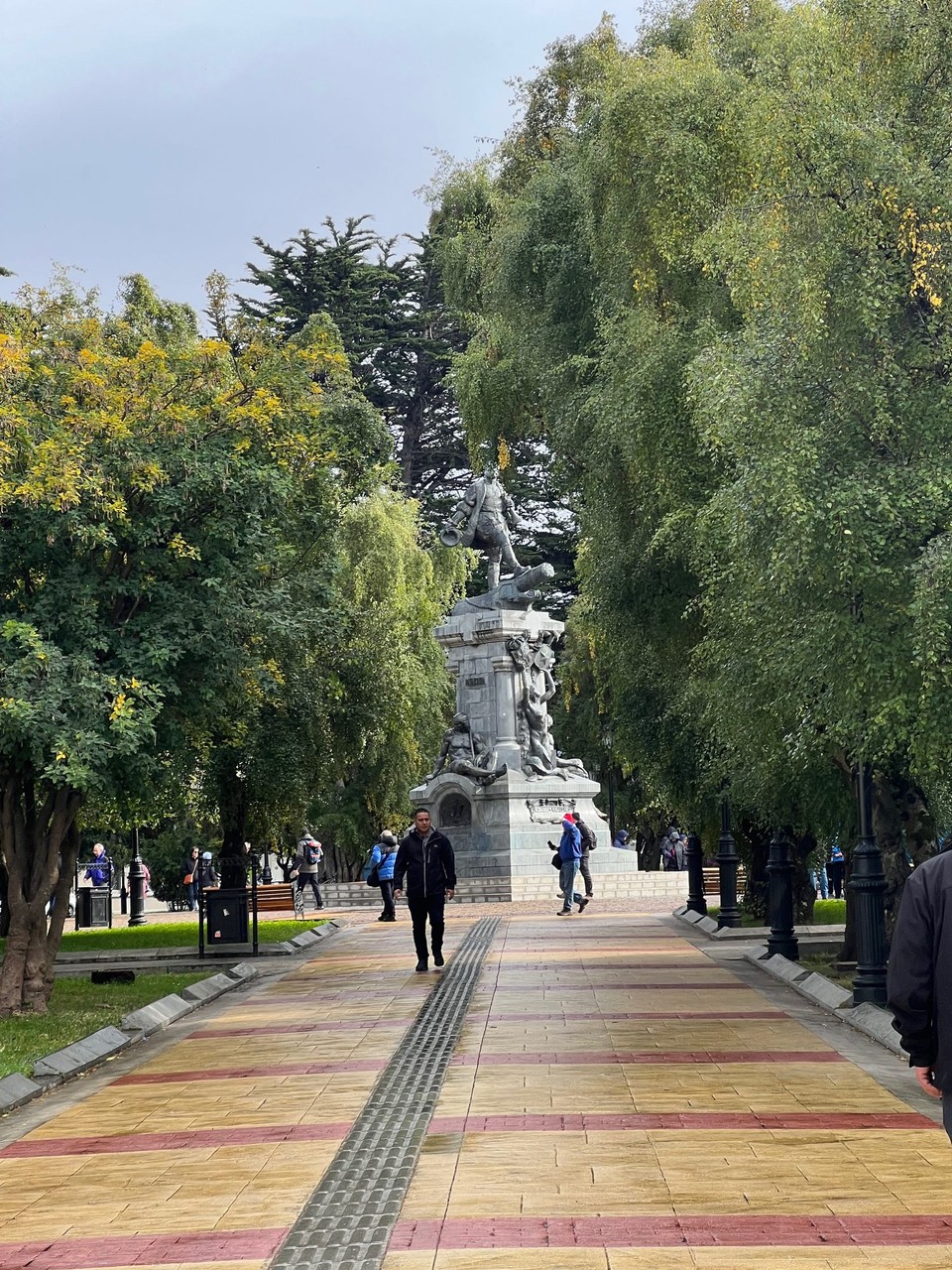Chile - Punta Arenas - Up to the main square