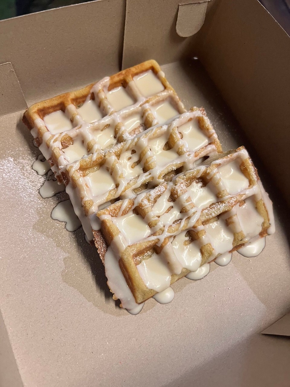 Indonesien -  - Belgische Waffeln mit weiser Schokolade 😋