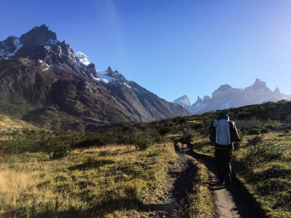 Chile - Torres del Paine - Da wird gleich noch die Gelegenheit genutzt, um die noch feuchten Sachen zu trocknen 