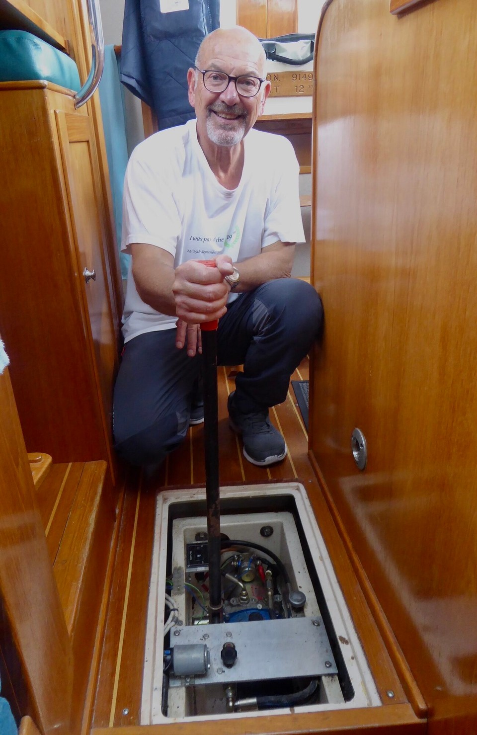 United Kingdom - Maldon - Initially thinking it might be an electrical problem with the keel, a few times manually raising and lowering it sorted the problem; it seems grit and gravel had jammed it up. Phew! Not feeling so smug about going aground!