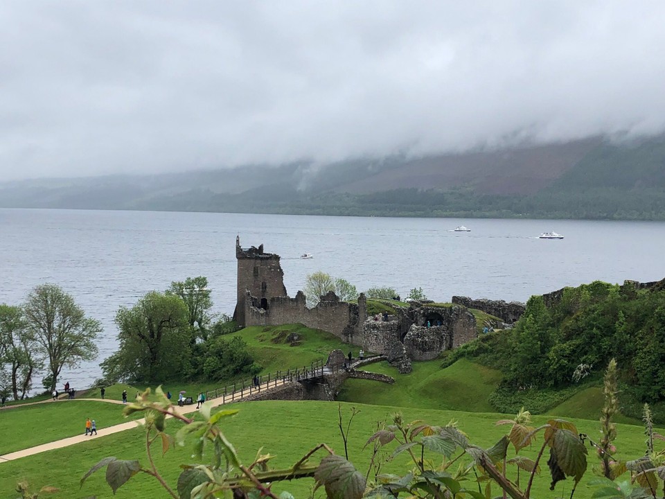 Vereinigtes Königreich - Inverness - Castle und Loch