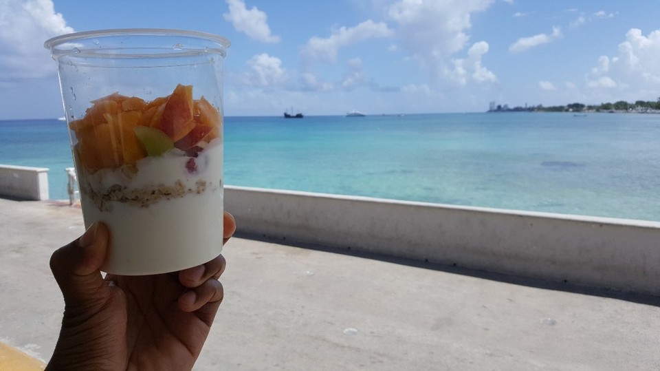 Mexiko - Tulum - Mit selfmade Fruchtyoghurt ging es zurück nach Playa del Carmen.  Dort haben wir uns ein Auto ausgeliehen, um flexibler zu sein. 
