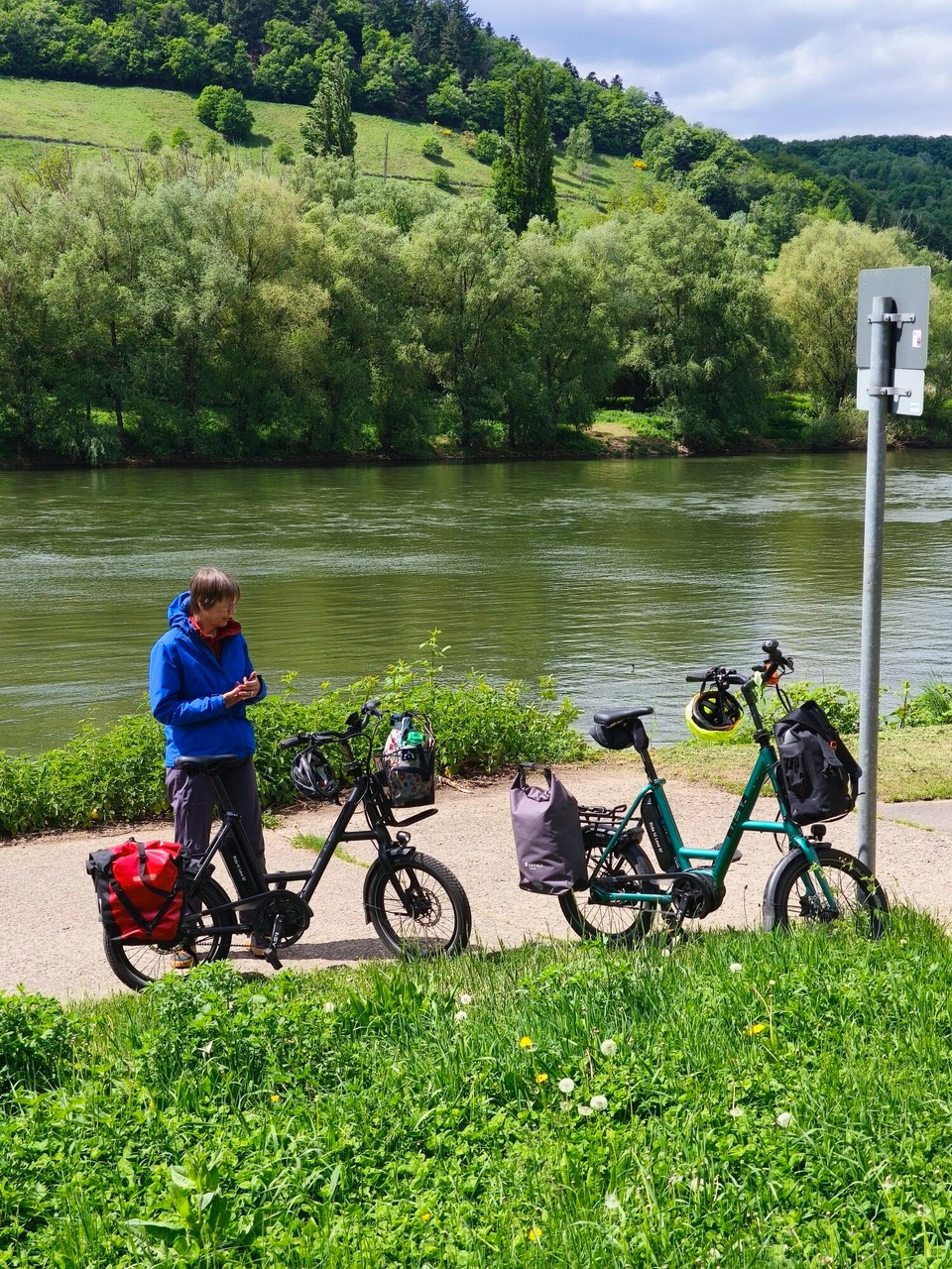 Deutschland - Piesport - Nicole repariert 