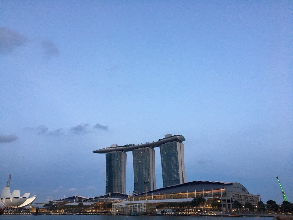 Singapur - Geylang - Aussicht beim Nachtessen 🧐