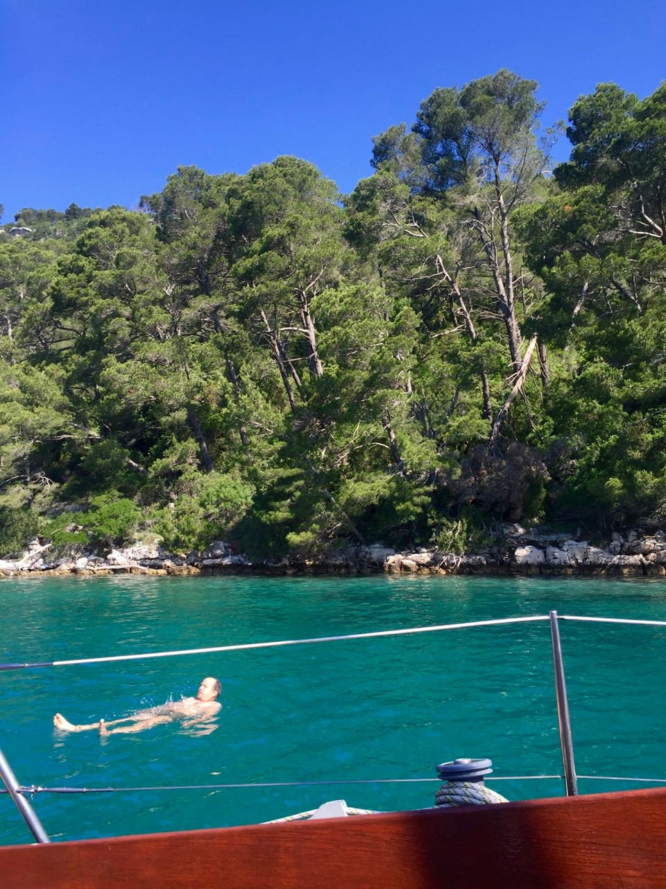 Kroatien - Okuklje - Wer schwimmt denn da vorbei?