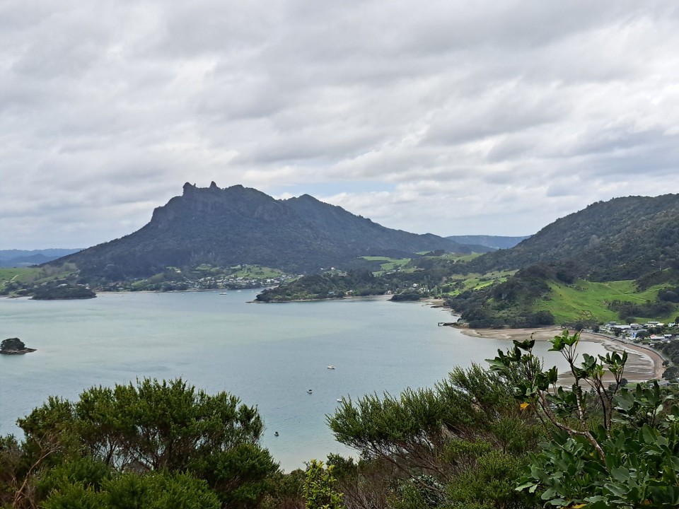 Neuseeland - Ruakākā - Am Ende des Bergkammes ging es ca 300hm auf Treppenstufen runter 