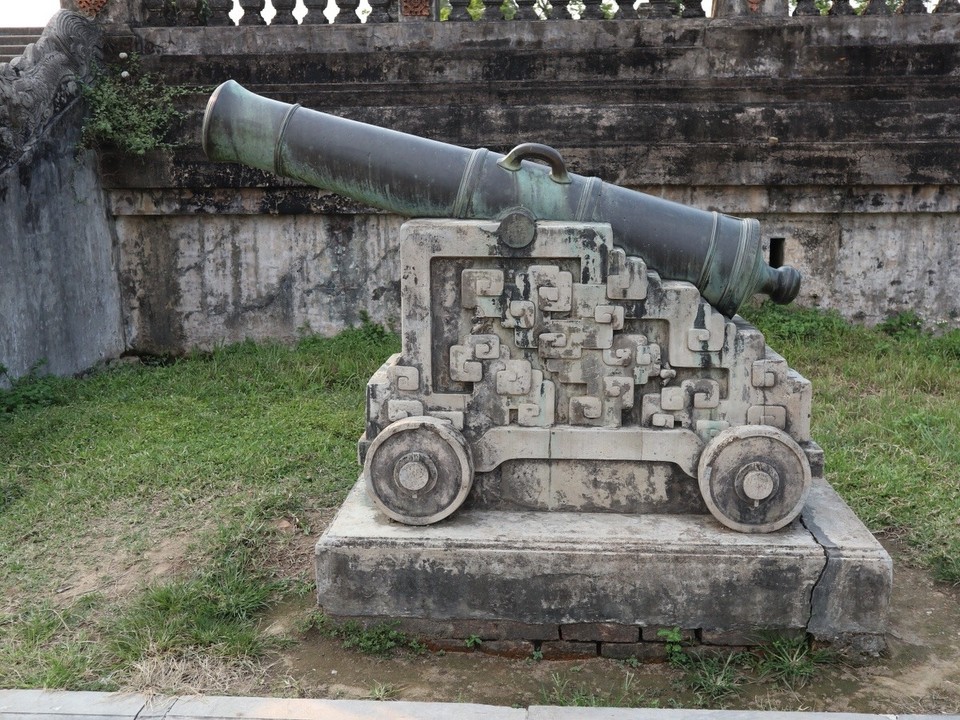 Vietnam - Huế - Sogar die Können sind verziert.