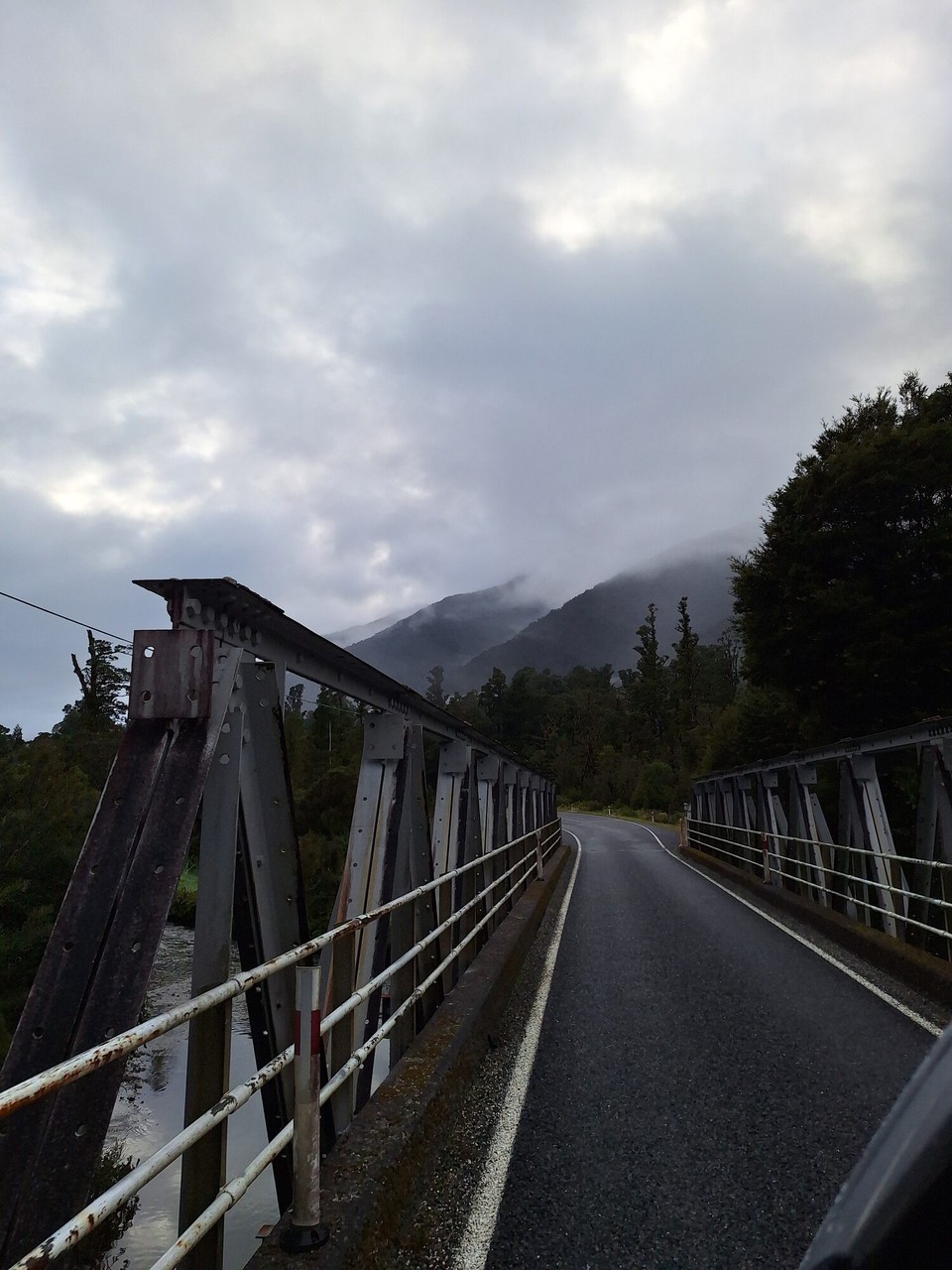 Neuseeland - Franz-Josef-Gletscher - .....tiefhängende Wolken