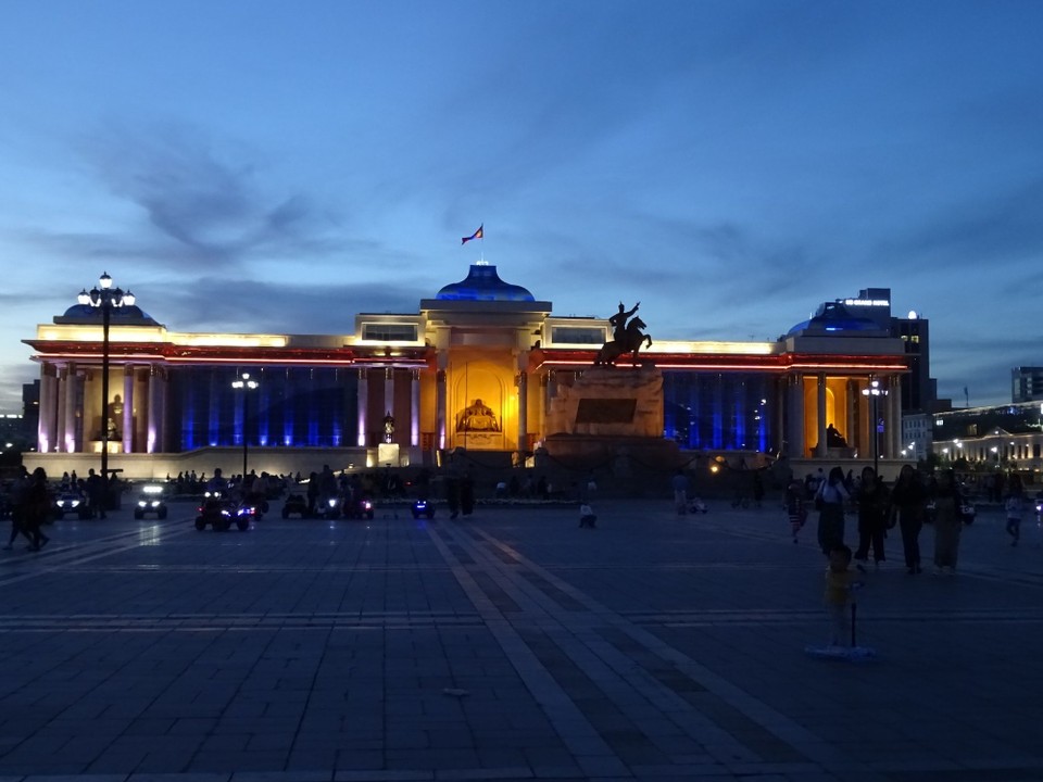 Mongolia - Ulaanbaatar - Sukhbaatar Square - at night!