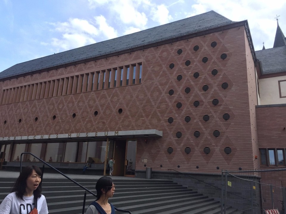 Deutschland - Frankfurt am Main - Shop und Café des Historischen Museums,  schon geöffnet!