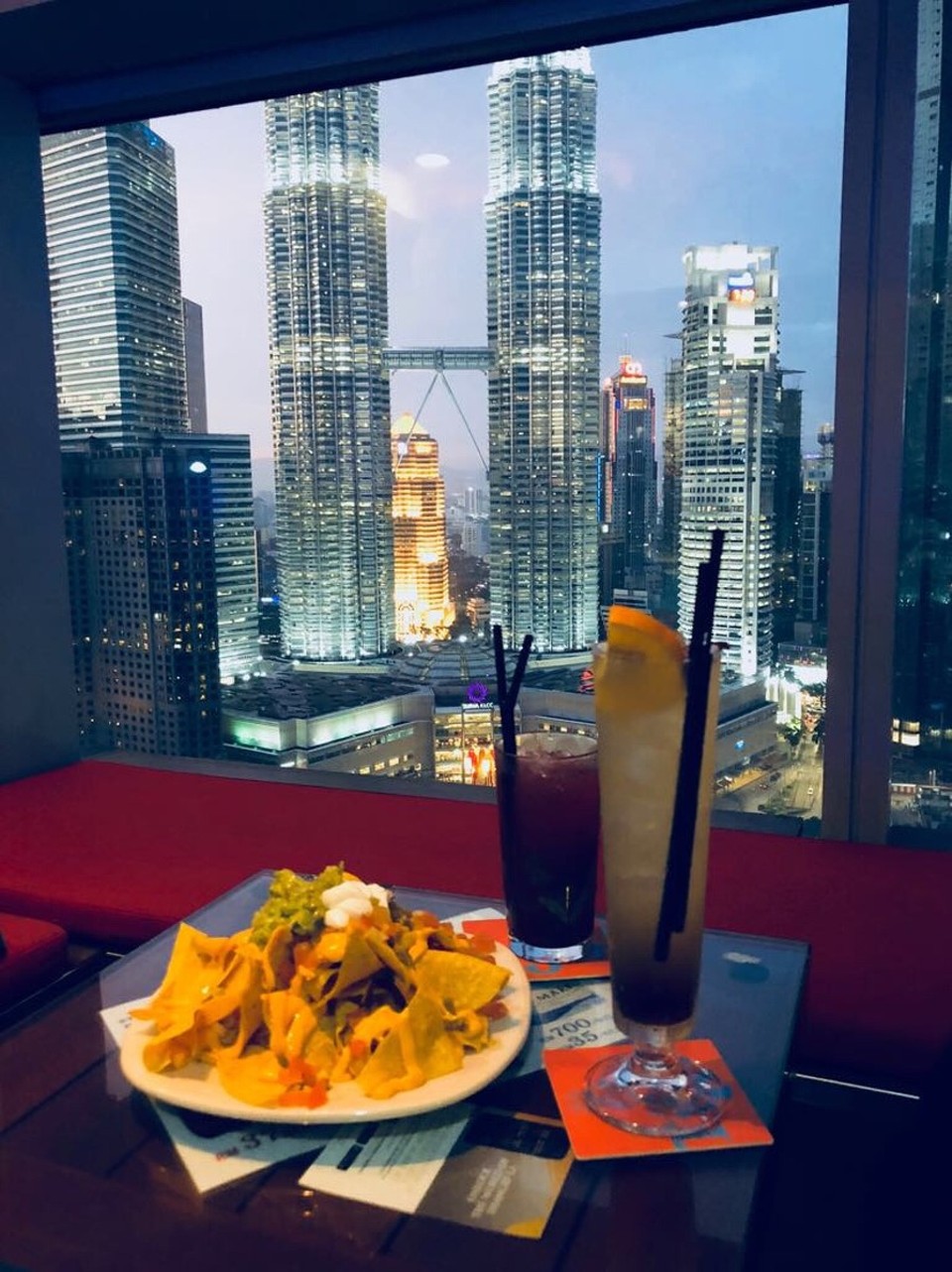 Malaysia - Kuala Lumpur - Den letzten Abend in KL geniessen wir mit dieser unbeschreiblich schönen Aussicht🌃😍