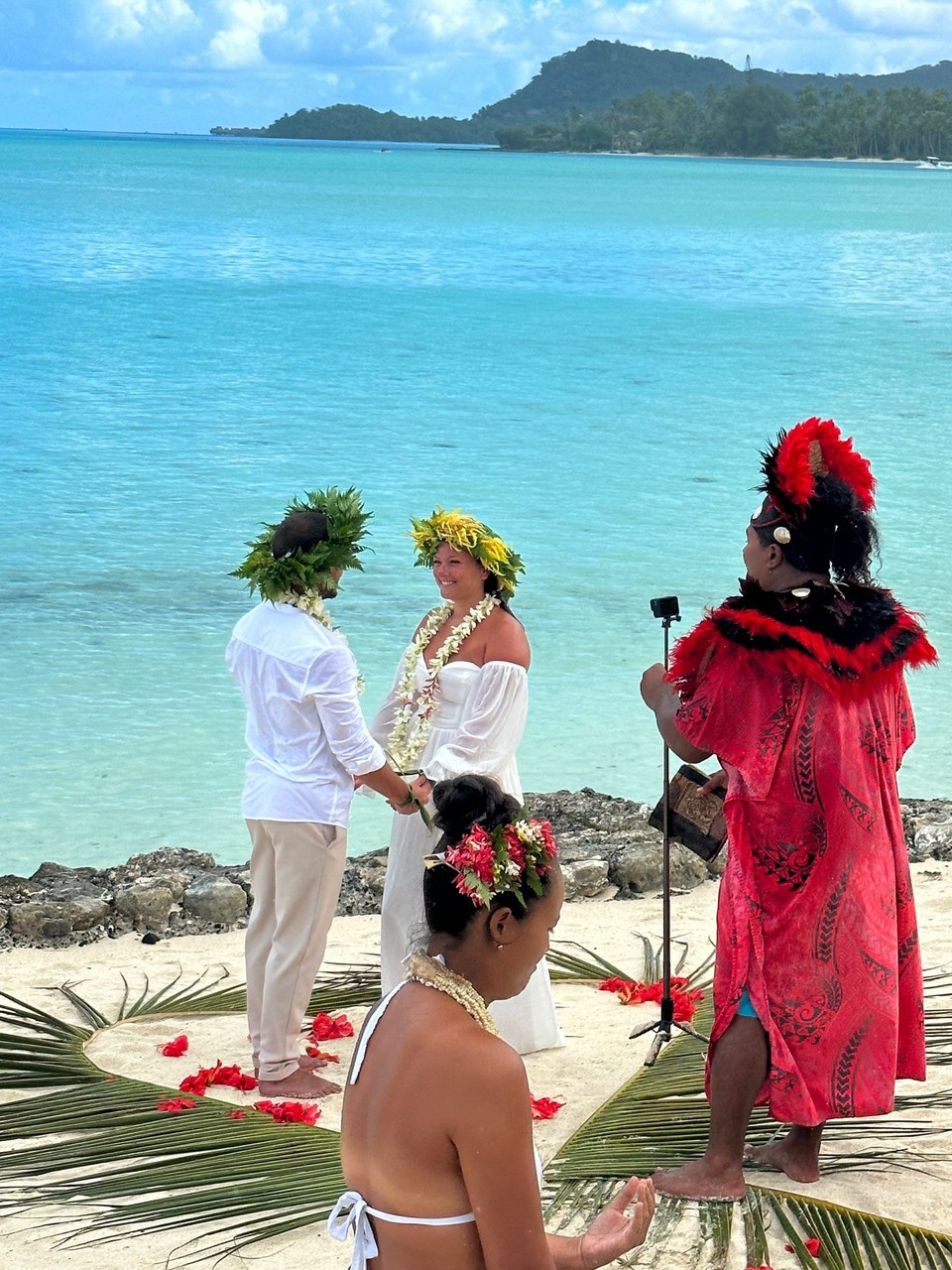 Französisch-Polynesien - Bora-Bora - … der Geistliche sieht noch besser aus wie die Braut 😄