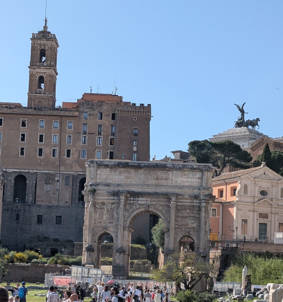 Italien - Rom - Der Septimus-Servus Triumphbogen ist vollständig erhalten.
