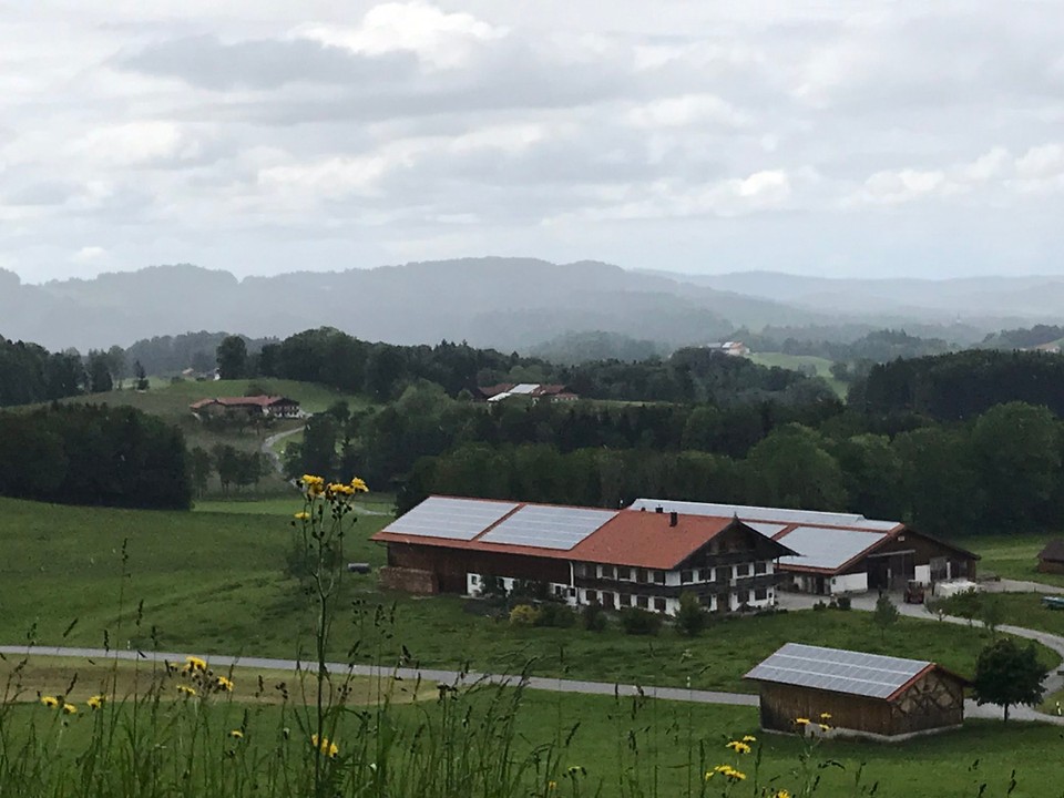 Deutschland - Neubeuern - Immer wieder tolle Aussicht trotz trübem Wetter 