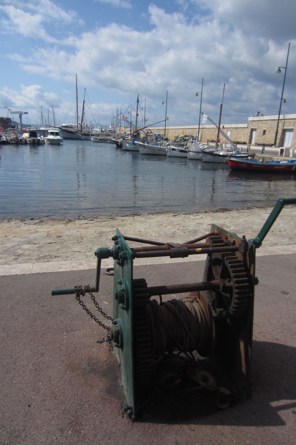 Frankreich - Saint-Tropez - Der Alte Hafen, Zugwinde