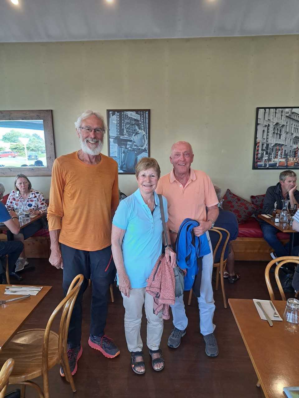 Neuseeland - Te Anau - Plötzlich standen sie da! Peter und Rita aus Warth. SAC-Freunde 😃