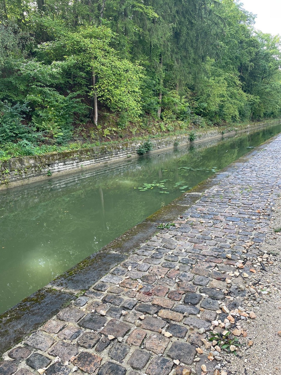 Deutschland - Nürnberg - Hier sieht man die Bauweise des Kanals 