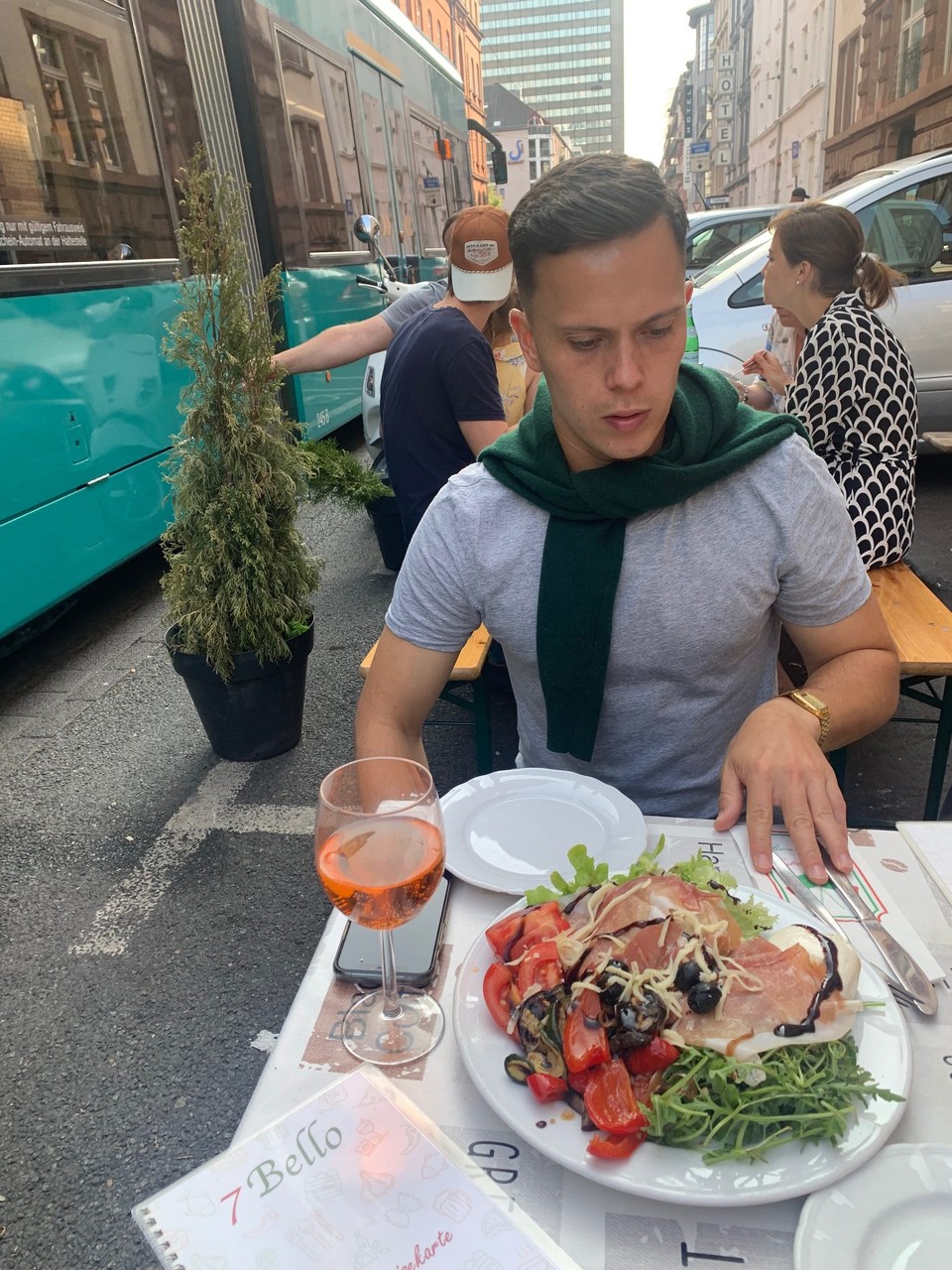 Deutschland - Frankfurt am Main - Pizzeria 7 Bello - sehr günstig, mitten im Bahnhofsviertel und sehr sehr lecker! 