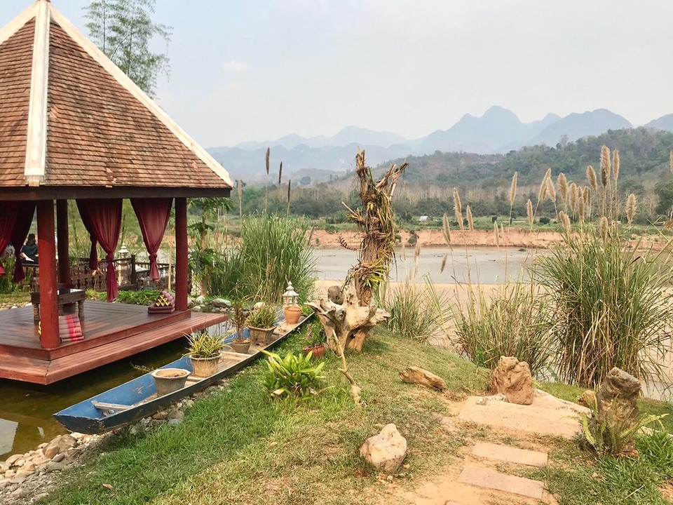 Laos - Luang Prabang - Mandalao elephant sanctuary. Måtte ta båten over elva for å komme til området.