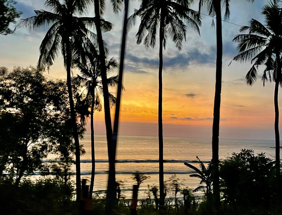 Indonesien - Kabupaten Lombok Utara - Abends waren wir dann wieder zurück in Senggigi, jetzt ist erstmal ausruhen angesagt.
Also bis morgen.