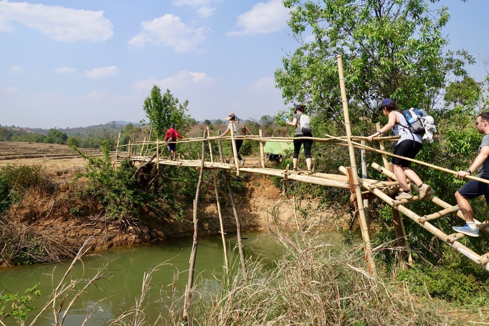 Myanmar (Burma) - Kalaw - I løpet av turen krysset vi flere av disse bambusbroene