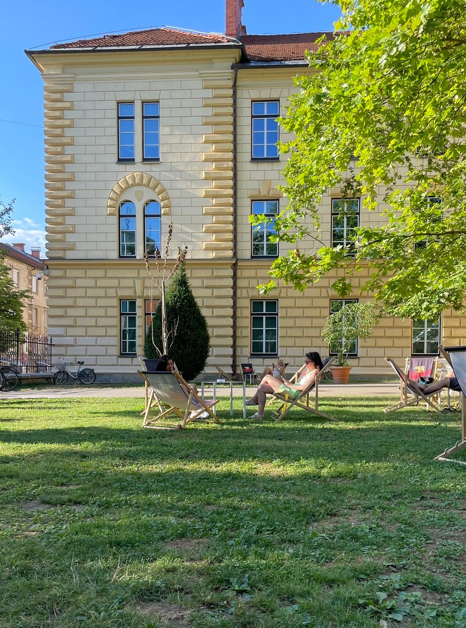 Slowenien - Ljubljana - Chillen im Liegestuhl 