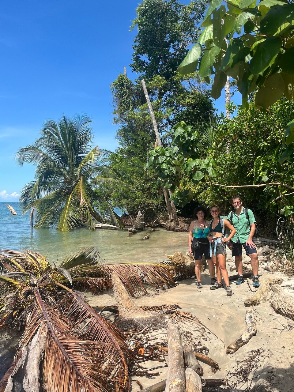 Costa Rica - Talamanca - Anschließend haben wir den Park und den Karibikstrand 🏝️ noch auf eigene Faust erkundet 🥾 