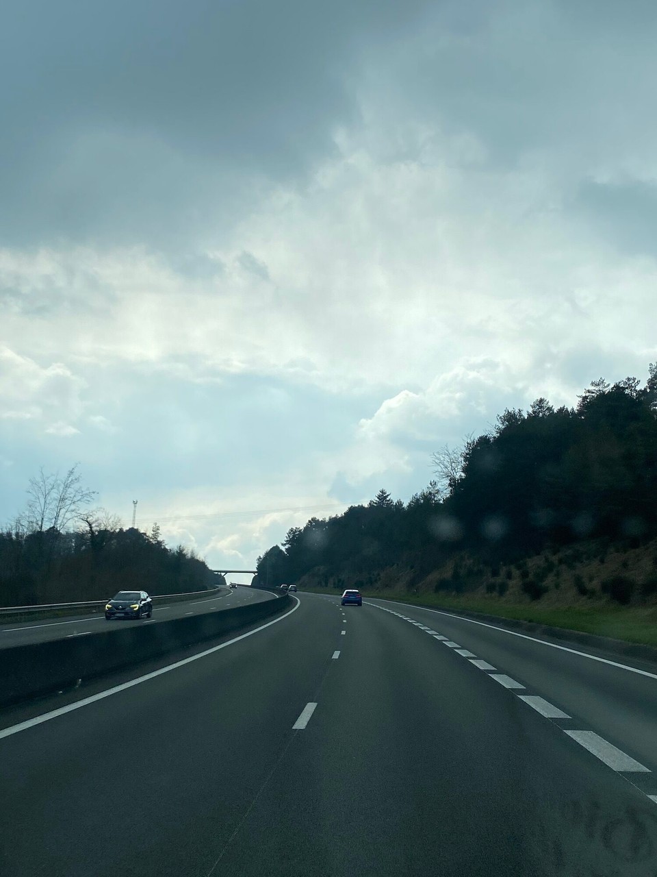 Frankreich - Coursac - Regnet es nach die Wolken werden heller