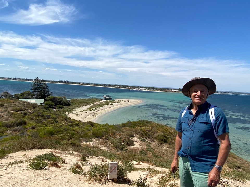 Australien - Shoalwater - Die Pinguine kommen nur am Abend an Land. Da das letzte Fährschiff um 4 Uhr zurückfährt bekommt man die Pinguine nicht zu Gesicht.