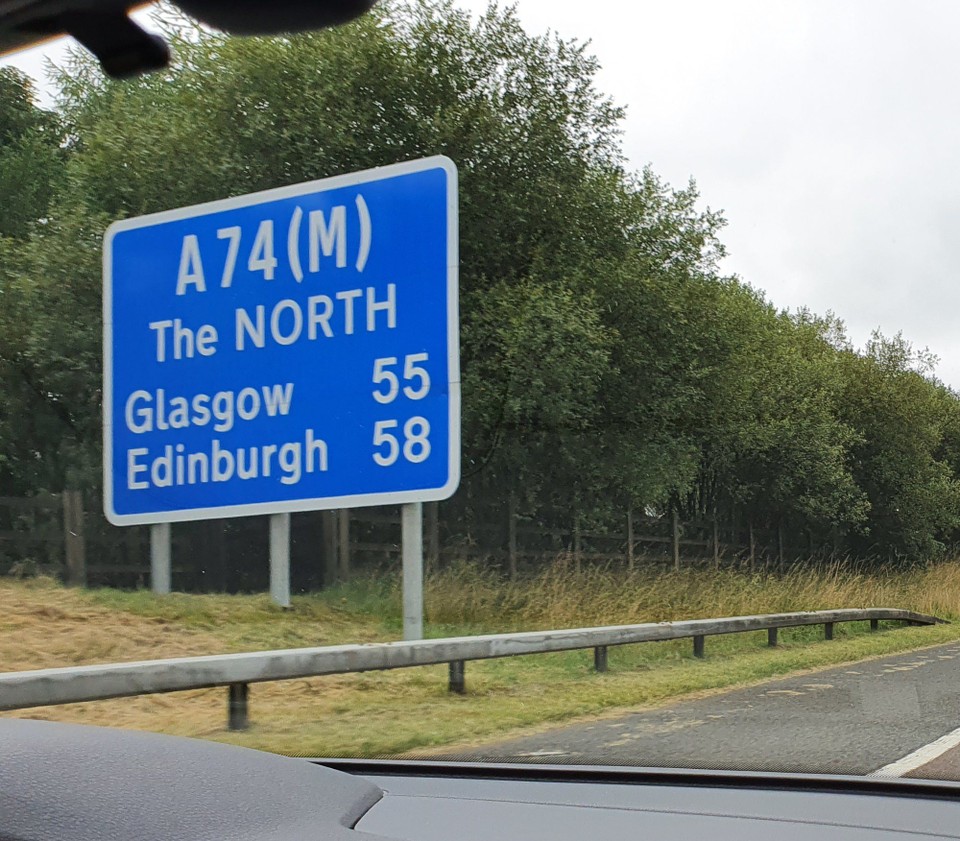 Vereinigtes Königreich - Glasgow - Nach der A69 Richtung Westen geht es jetzt Richtung Norden.