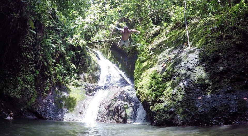 Cookinseln -  - Am Ende durften wir uns im Wasserfall wieder reinigen 