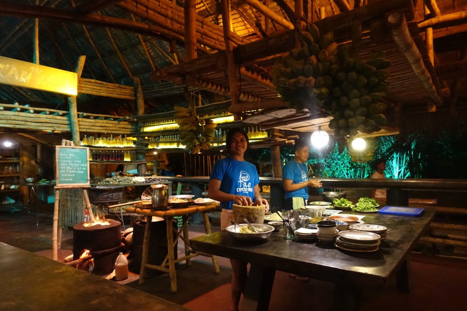 Philippines - El Nido - Til tilberedes maten på Tao Farm, 7 retters