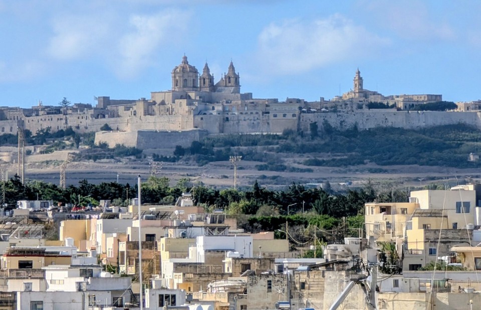 Malta - Mosta - Richtung Südwesten ist Medina in voller Schönheit zu betrachten. Von dort aus haben wir gestern nach Mosta geschaut.