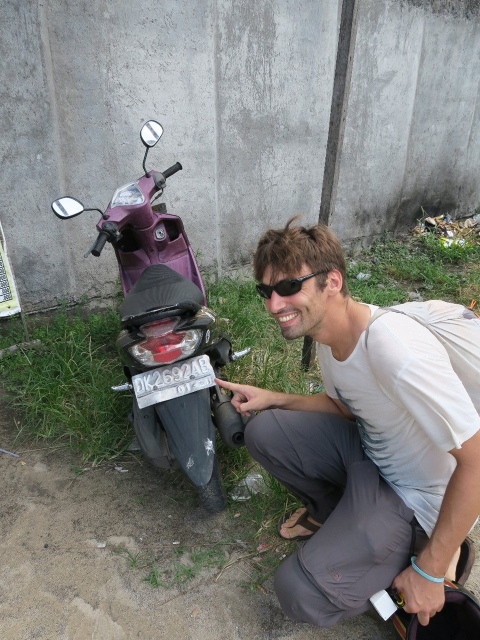 Indonesia - Bali - Notre bolide pour la journee avec sa fausse plaque