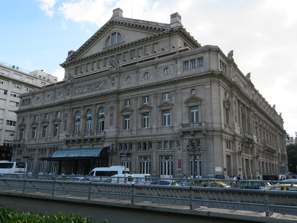 Argentina - Buenos Aires - Theatre colon, on n'a pas pu le visiter mais il y a 7 etages