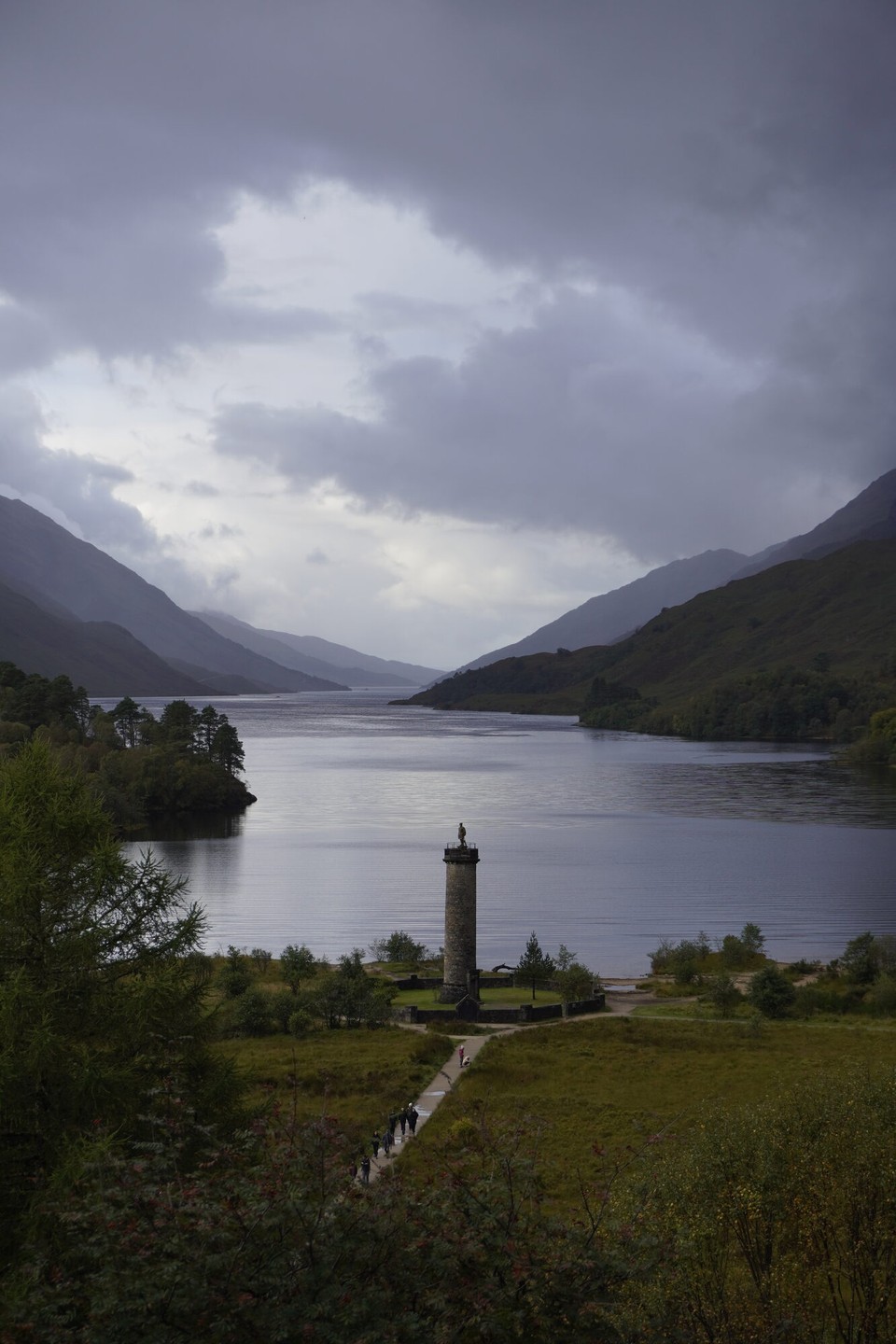 Vereinigtes Königreich - Glencoe - Glenfinnan Monument mitem Loch Shiel