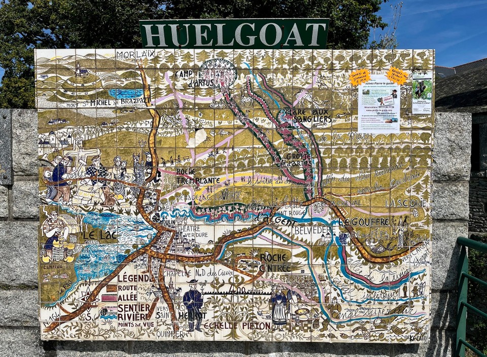 Frankreich - Plouarzel - Für unsere heutige Wanderung im Zauberwald von Huelgoat könnten wir uns auf diese Karte verlassen…