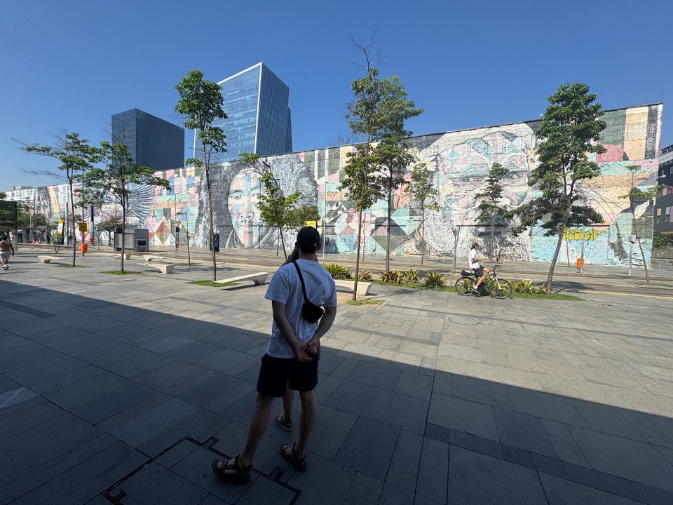 Brasilien - Rio de Janeiro - Graffiti in XXL, das größte Straßengemälde der Welt