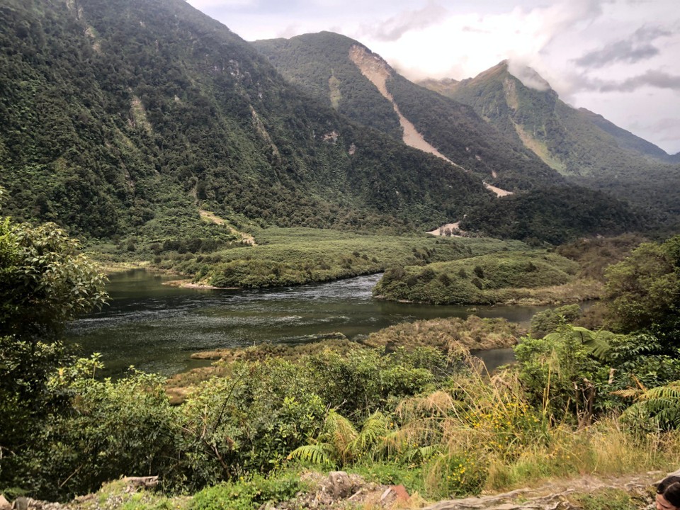 Neuseeland - Doubtful Sound - Zufluss des Doubtful Sounds