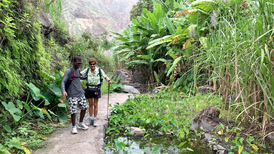 Cap-Vert -  - Toujours en route avec Edy, notre guide si attachant! 