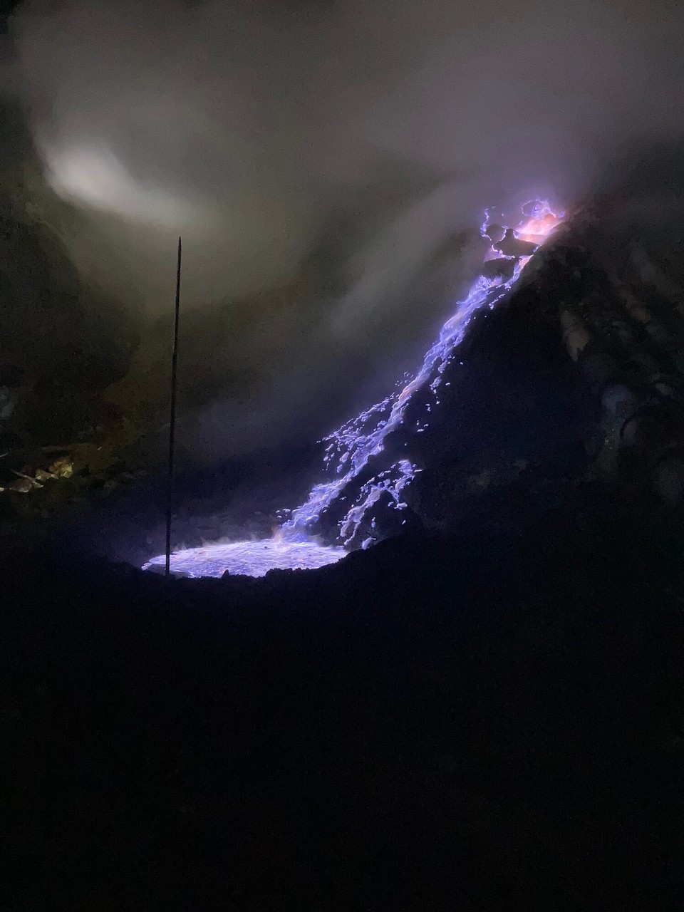 Indonesien - Banyuwangi - Blaues Feuer am Kratersee