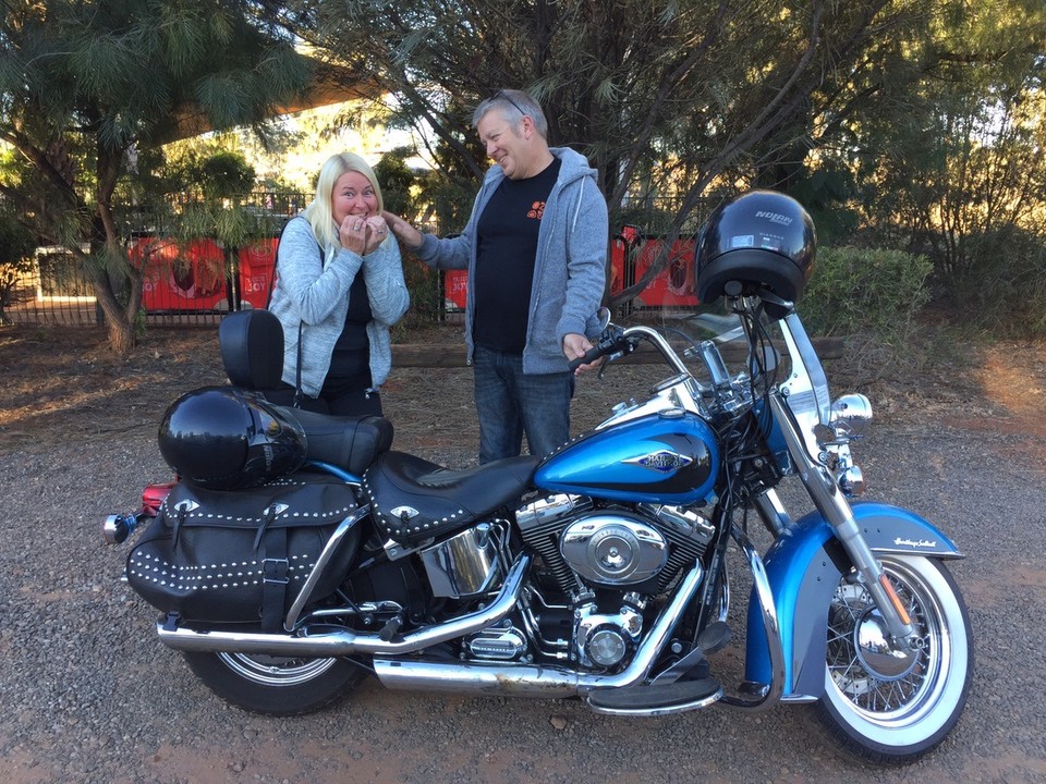 Australia - Yulara - Harley ride to the rock .. brrmm brmmm