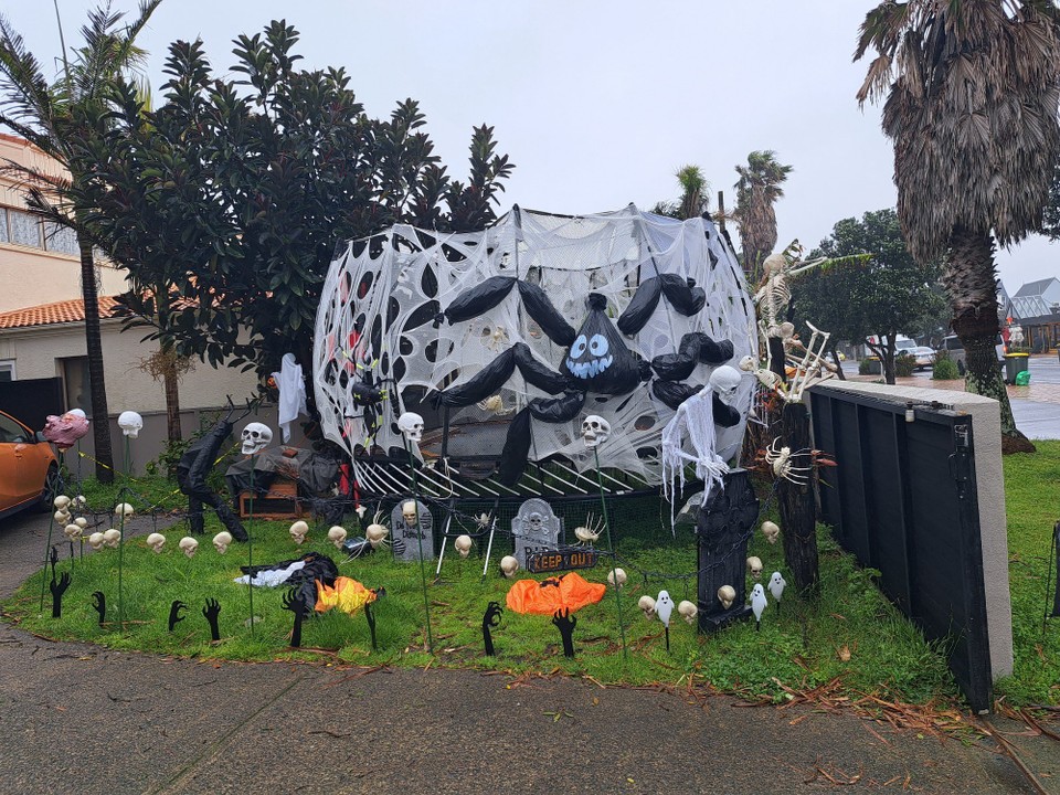 Neuseeland - Whangaparāoa - Halloween 