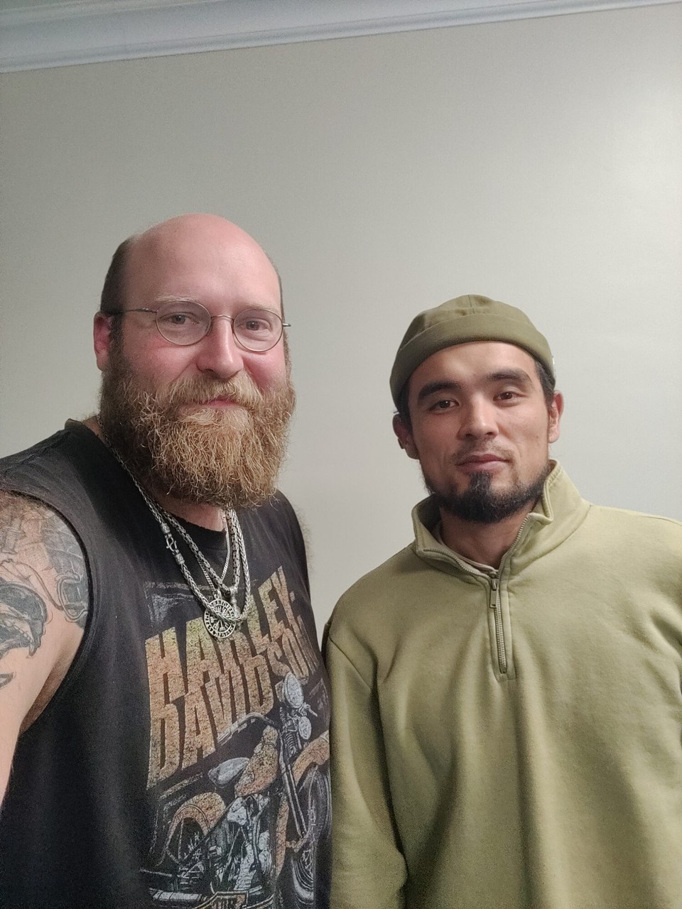 Kasachstan - Internatsional - Das ist der Junge und erste Imam in dieser Moschee