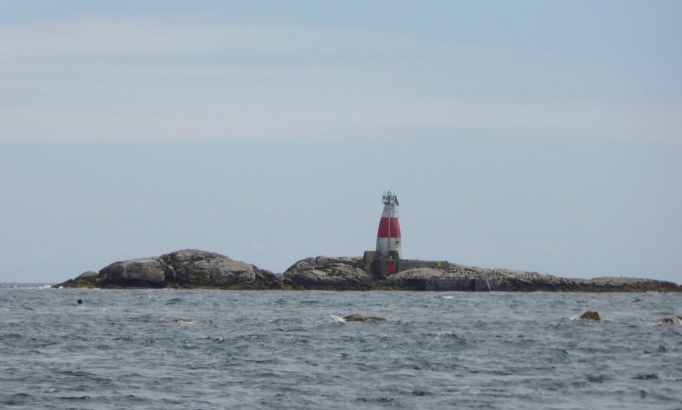 Ireland - Killiney - Going through Dalkey Sound.  Notice the rocks!